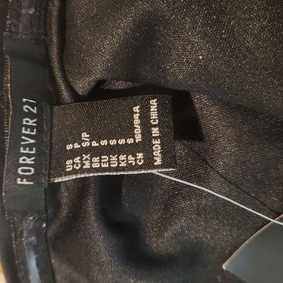 NEW, beautiful gold sequined mini dress by Forever 21. Perfect condition! - Picture 6 of 8